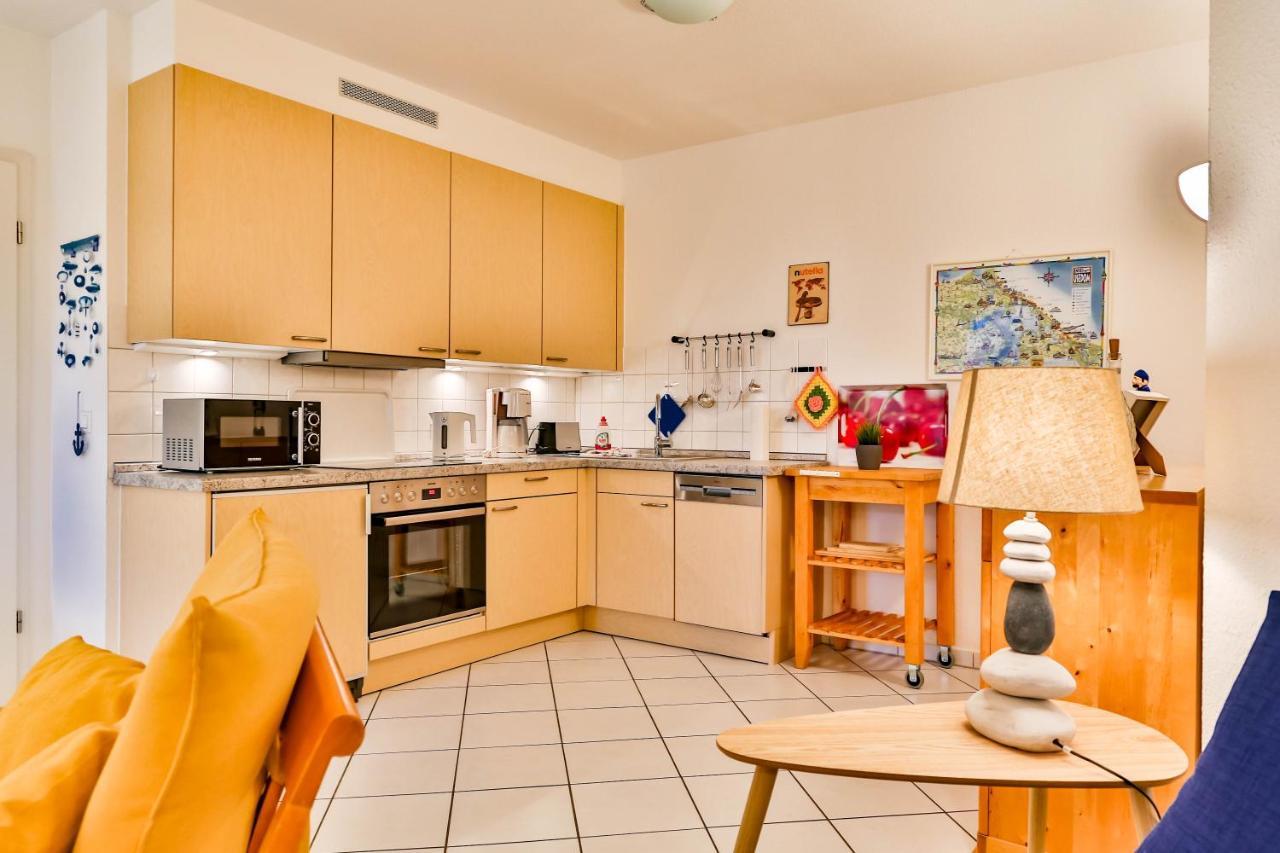 Apartment Ostseerose Ein Strandkorb Ist Im Sommer Inclusive Zempin Exterior photo