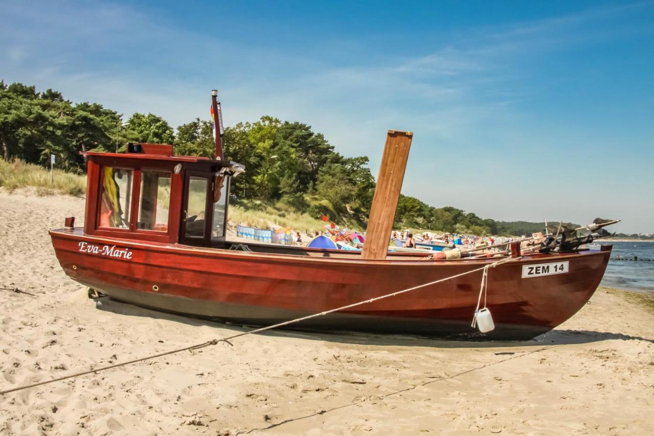 Apartment Ostseerose Ein Strandkorb Ist Im Sommer Inclusive Zempin Exterior photo